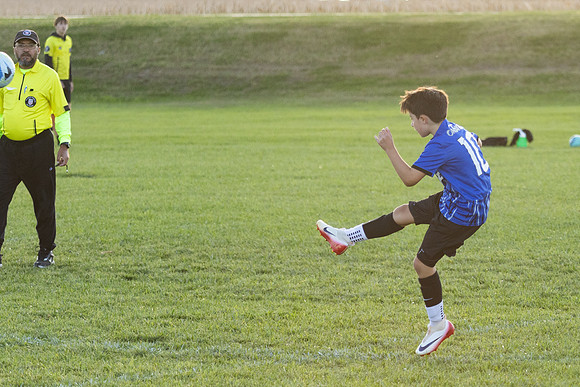 20251020_Julian_Soccer-19262