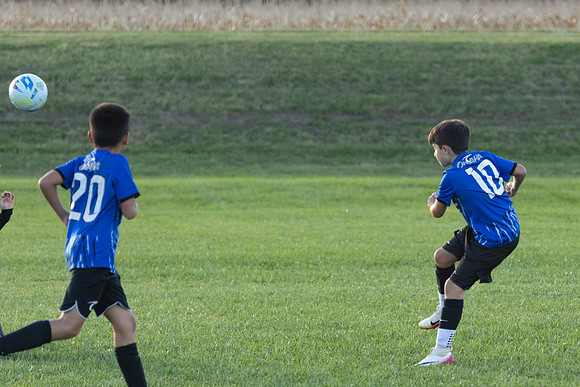 20251020_Julian_Soccer-19266
