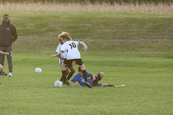 20251020_Julian_Soccer-19471