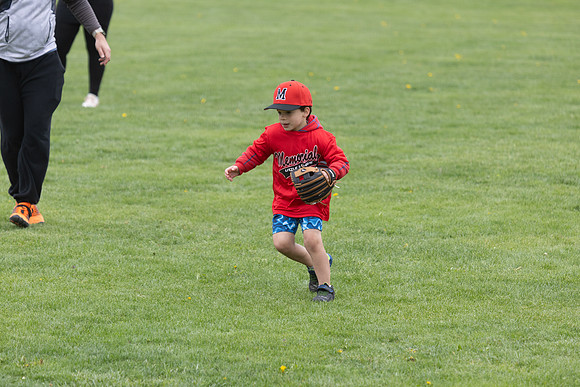 20250427_Dono_1st_Tball_game-17238