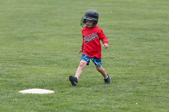 20250427_Dono_1st_Tball_game-17218