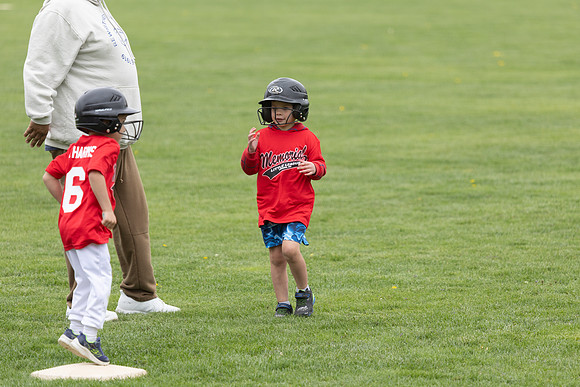 20250427_Dono_1st_Tball_game-17163
