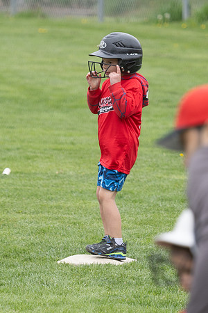 20250427_Dono_1st_Tball_game-17157