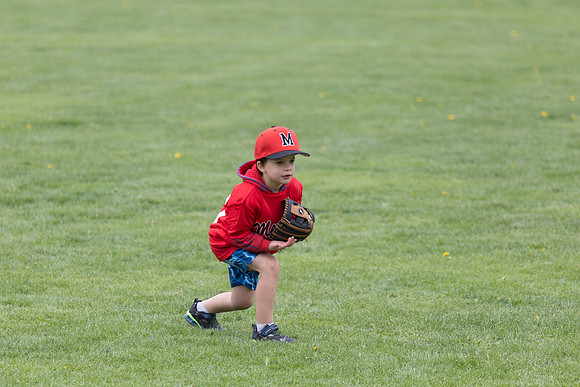 20250427_Dono_1st_Tball_game-17241